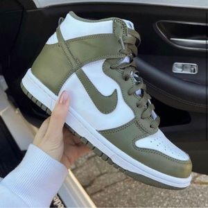 BRAND NEW NIKE DUNK HIGH CARGO KHAKI GREEN